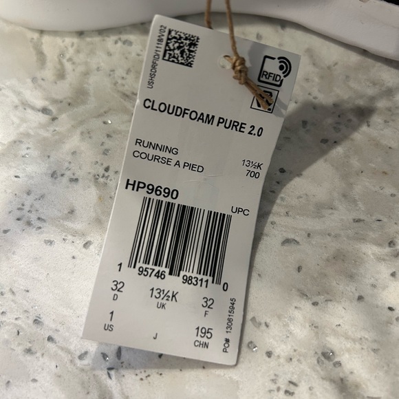 NWT. Adidas Kids Size 1 Cloud Foam Pure 2.0 - Picture 2 of 7
